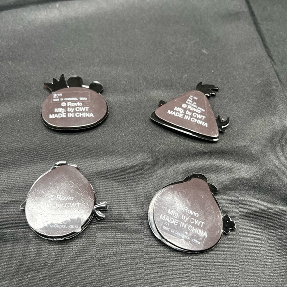 Angry Birds Magnets Red Blue Yellow Bird Green Pig  4 magnets - Picture 2 of 2